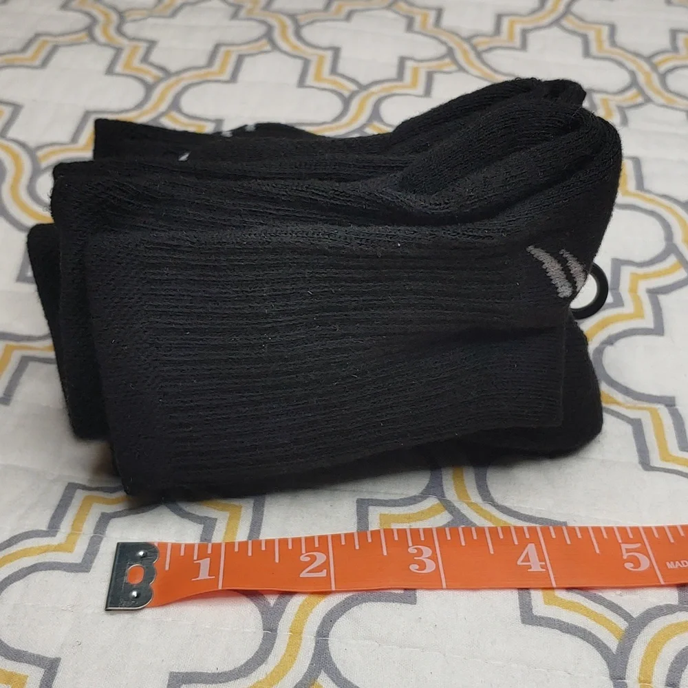 ๐ $5 CLEAR OUT: 4-Pairs NWOT Kid's Socks - Picture 5 of 5